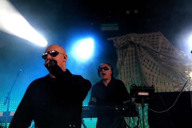 Front 242