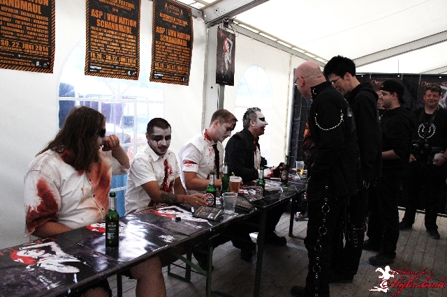 Autogrammstunde Gothminister