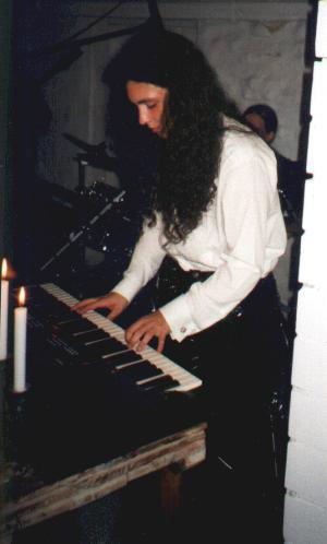 Manuel am Keyboard